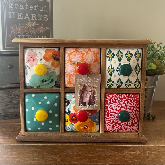 VHTF New Pioneer Woman 6 Drawer Spice Rack